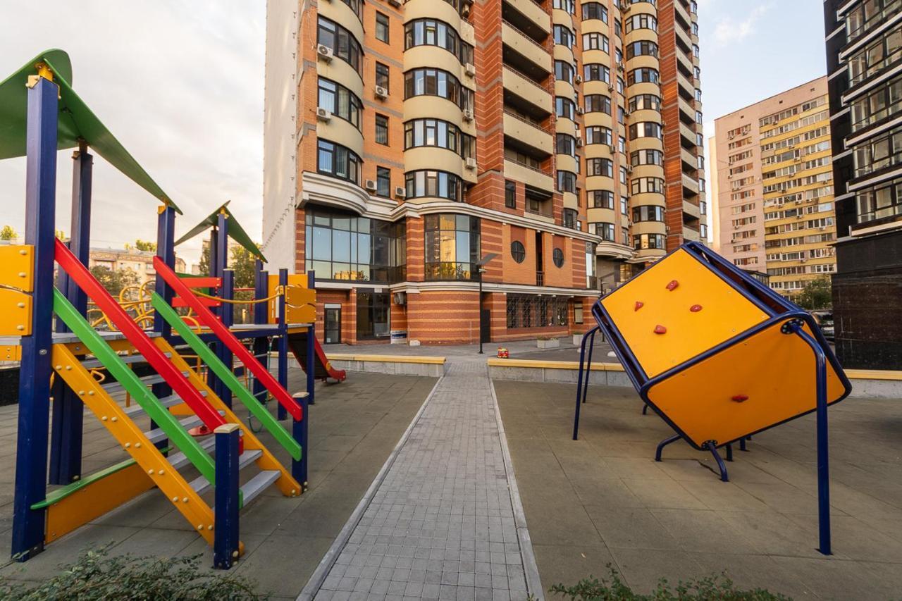 New Building Near Arena City Lesi Ukrainky 7A 키예프 외부 사진