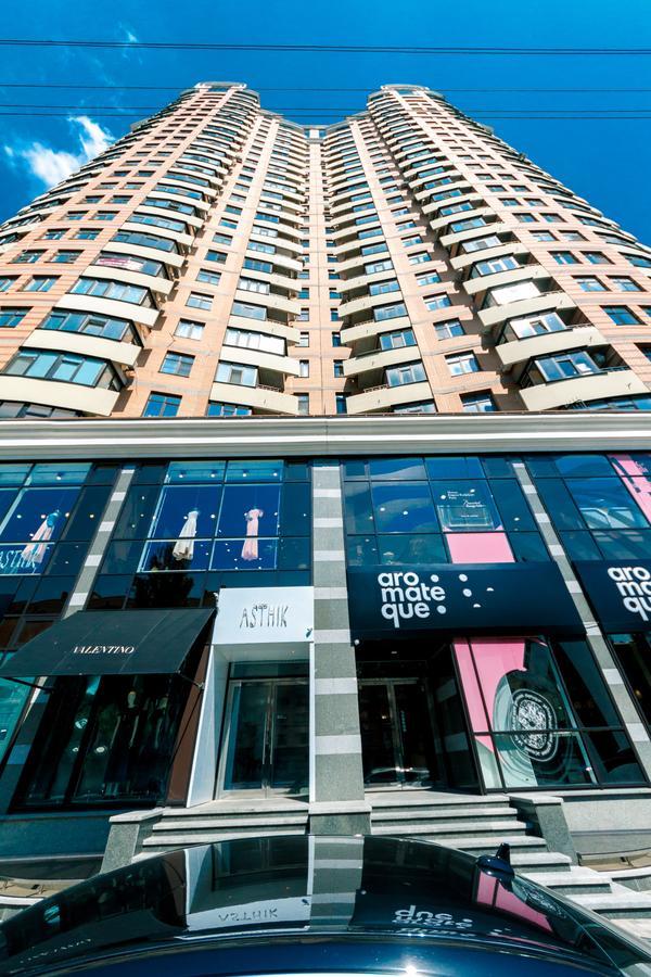 New Building Near Arena City Lesi Ukrainky 7A 키예프 외부 사진