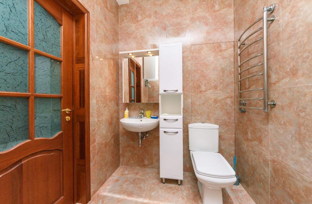 New Building Near Arena City Lesi Ukrainky 7A 키예프 외부 사진